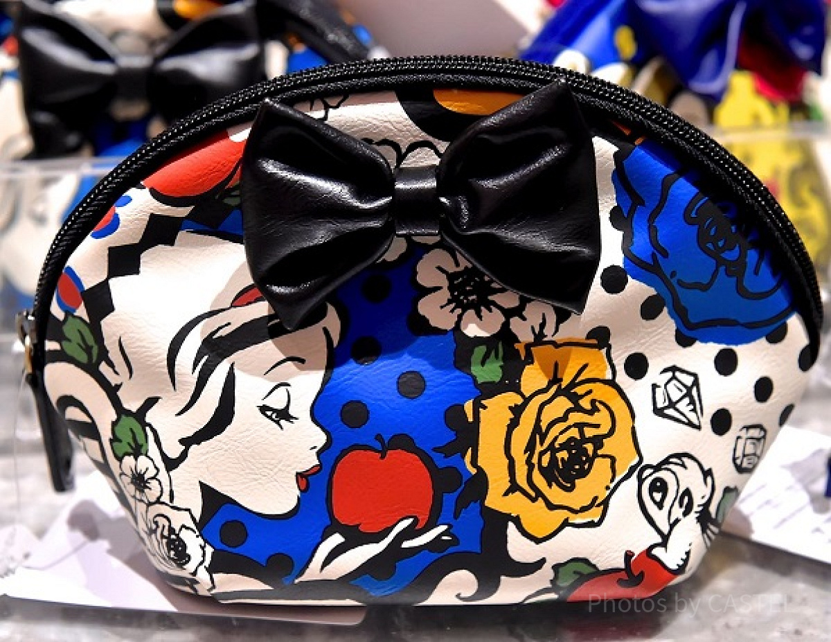 ディズニーで買えるポーチ