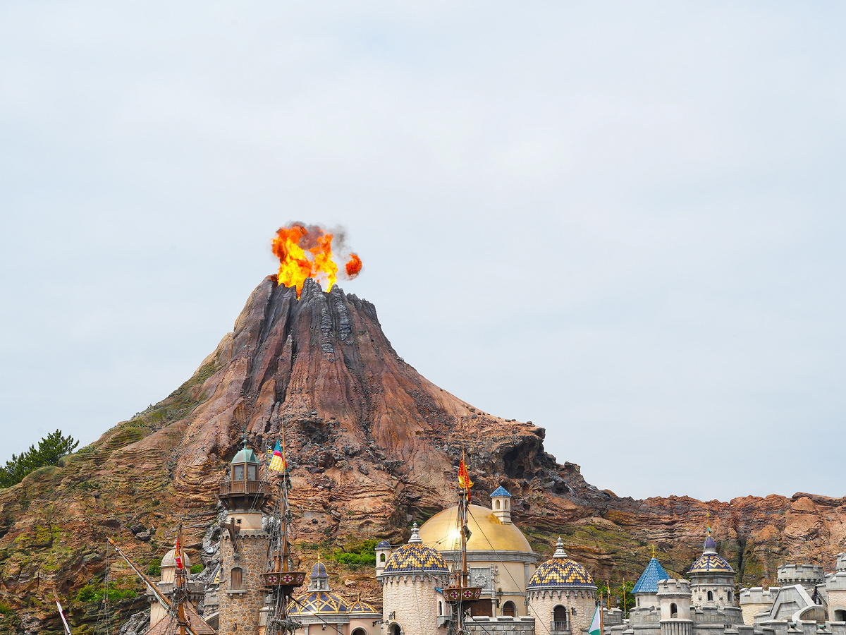 東京ディズニーシーのシンボル、プロメテウス火山