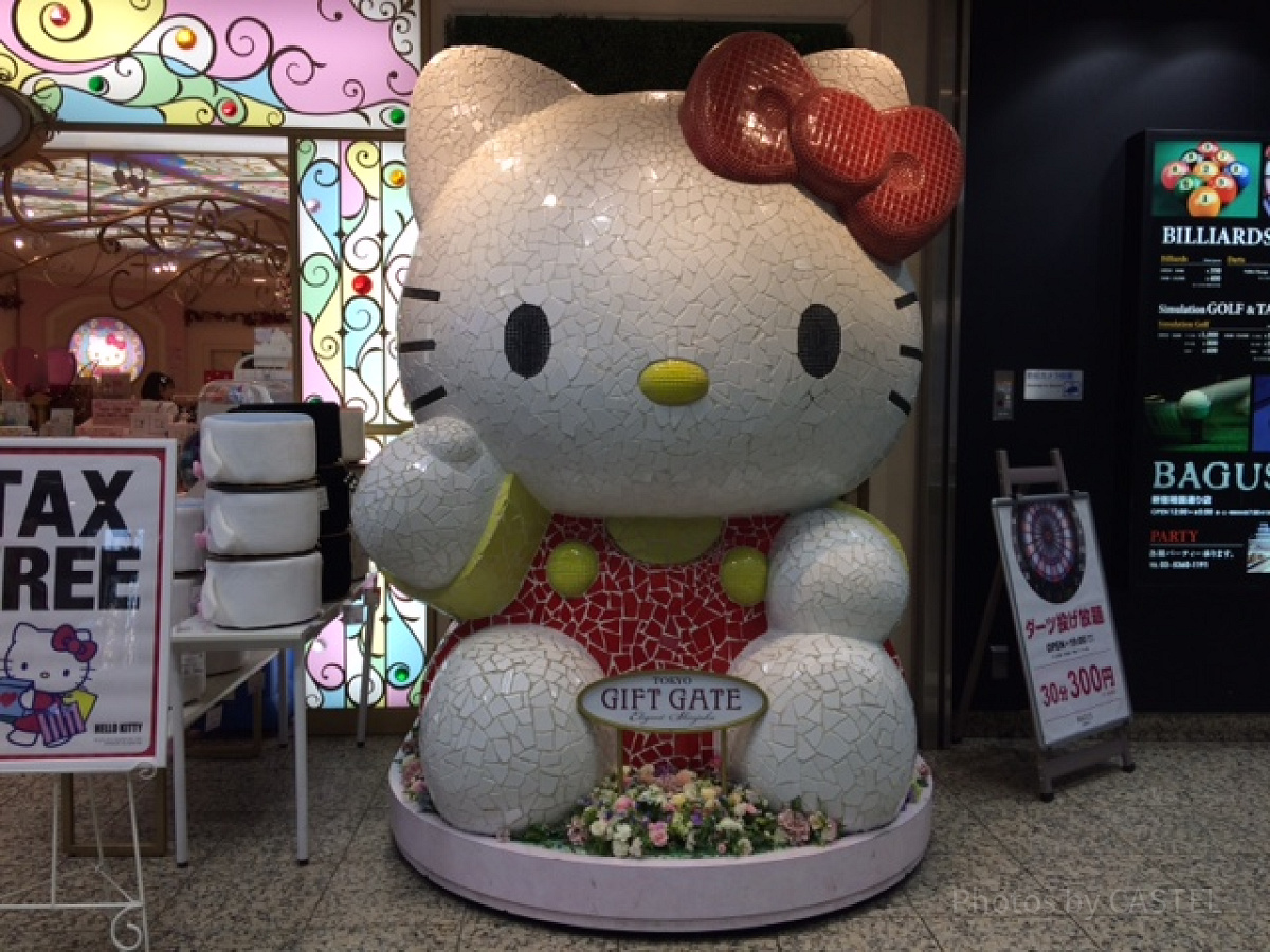 サンリオギフトゲートアドホック新宿店 キティモニュメント