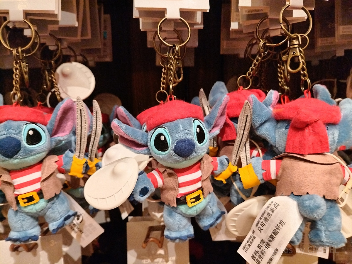 上海ディズニーカリブの海賊グッズ：海賊スティッチのぬいぐるみキー