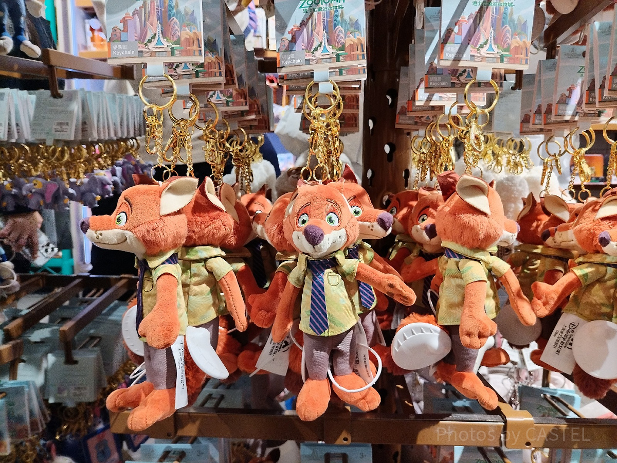 上海ディズニーズートピアグッズ：ニックの警官ぬいぐるみキー