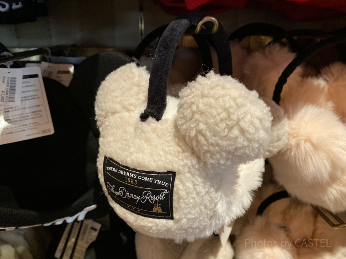 横からみた耳あて（ベージュ）