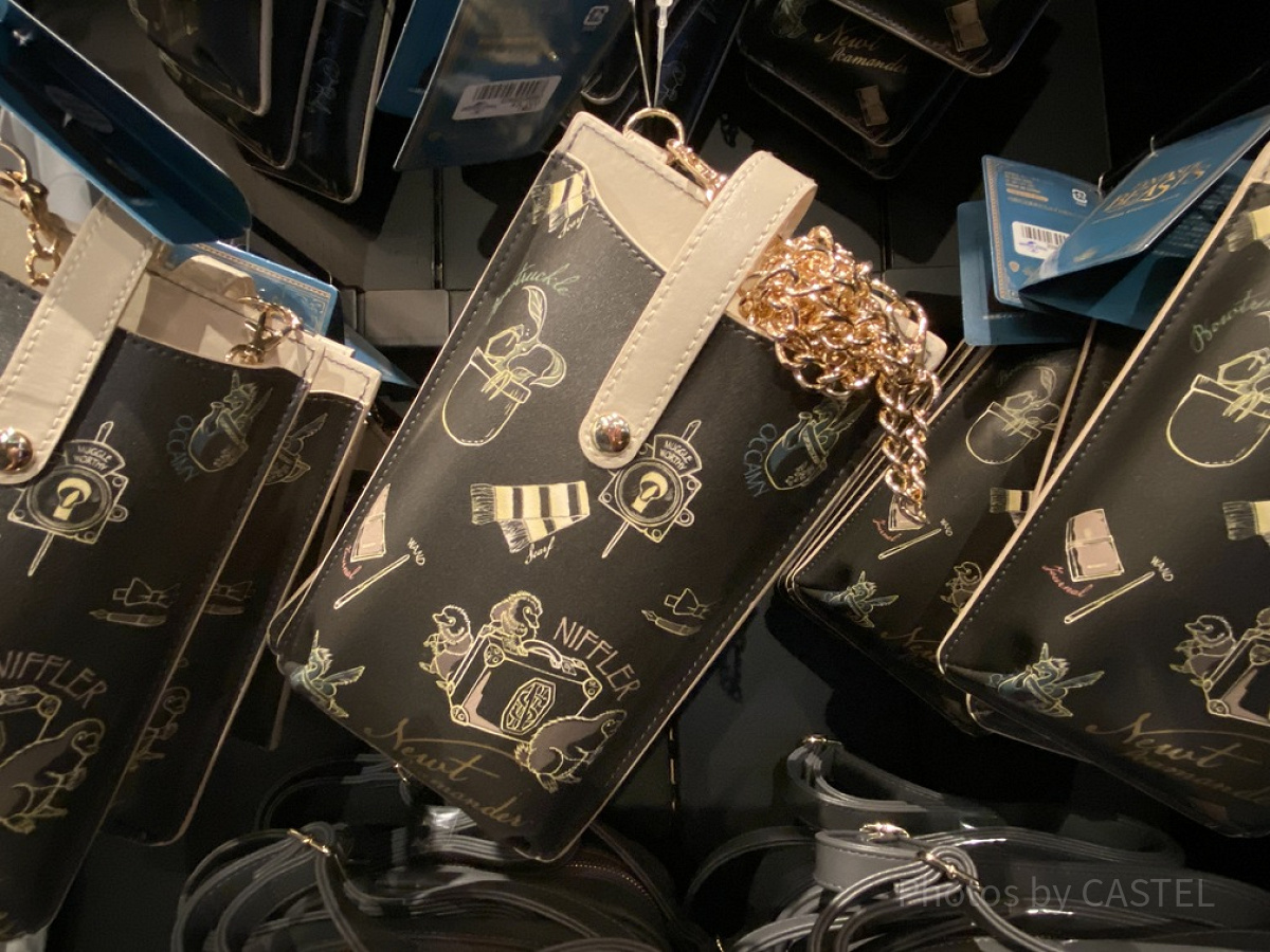 USJファンタビグッズ：スマホポーチ| キャステル | CASTEL ディズニー情報