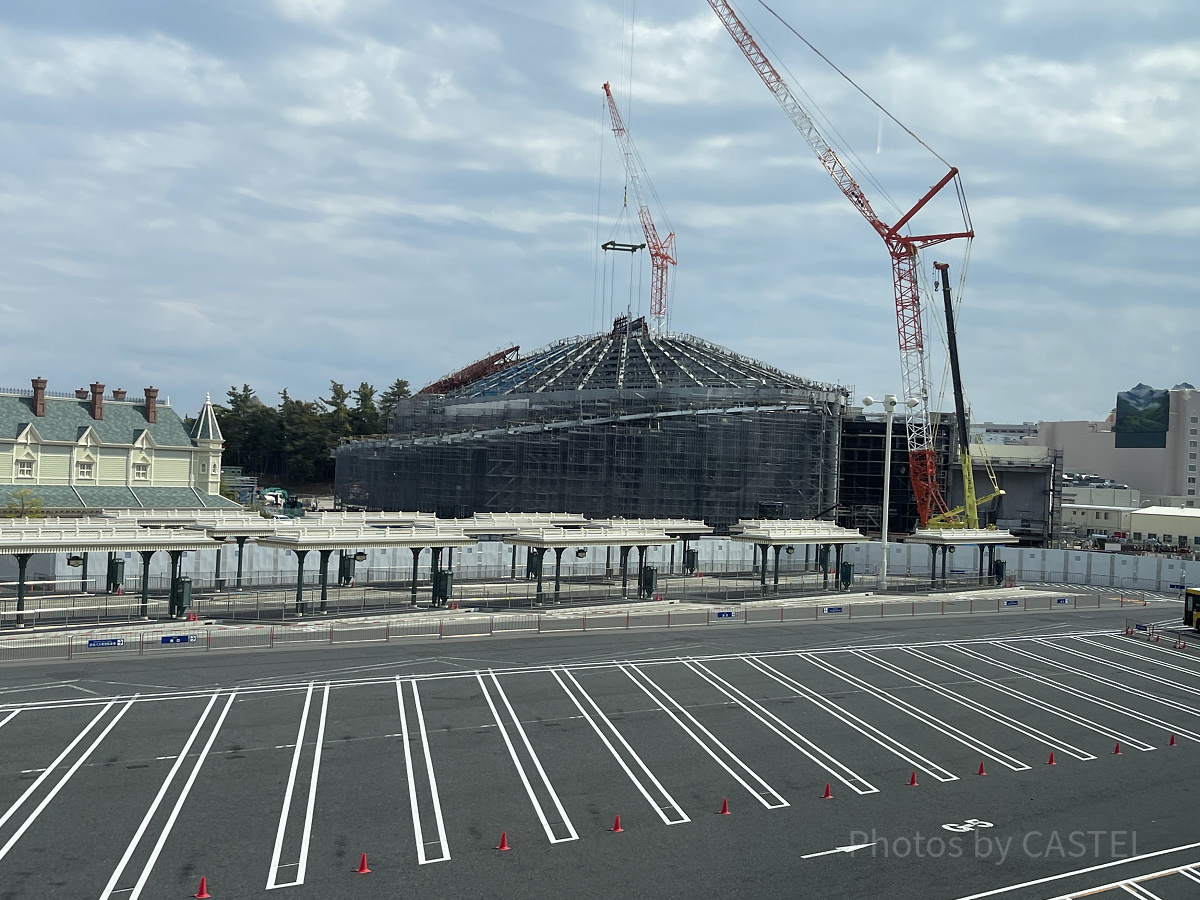 工事中のスペースマウンテン