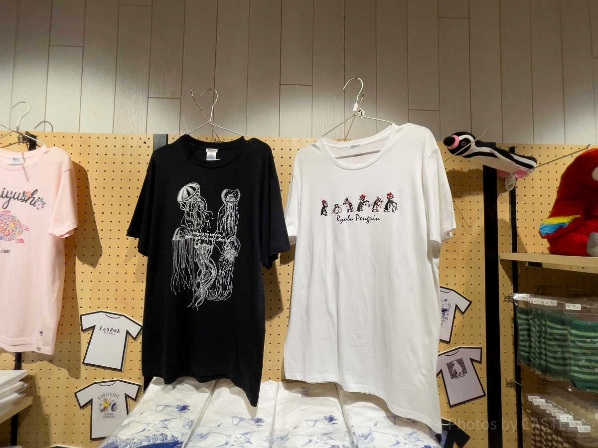 クラゲの柄や、ペンギン琉舞デザインのTシャツ