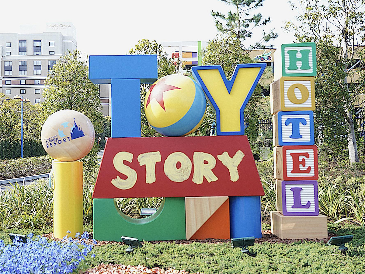 トイ・ストーリーホテルの写真映えスポット①：タイトルロゴ