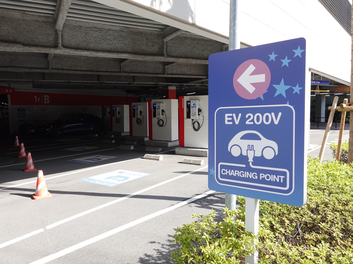 USJ公式パーキング：EV充電スポット付き駐車スペース