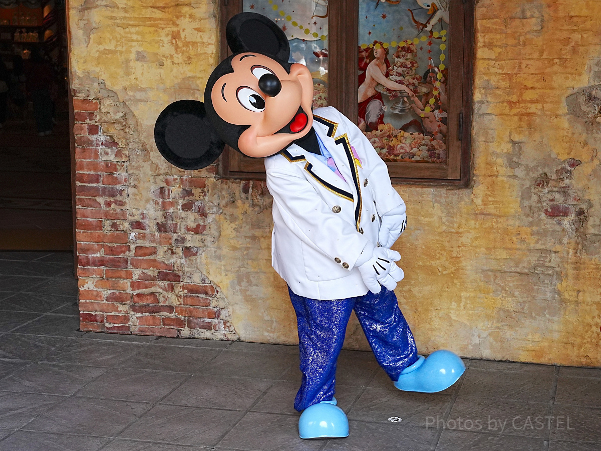 ディズニーシー・プラザのグリーティングで会えるミッキー| キャステル