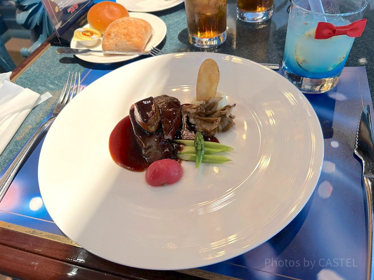 ミスレスのメインはお肉とお魚から選べる（ミスレス2025）