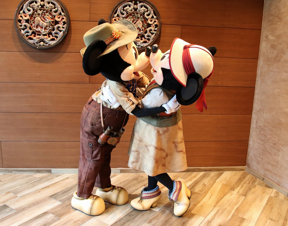 ディズニーデートの服装 キャステル Castel ディズニー情報