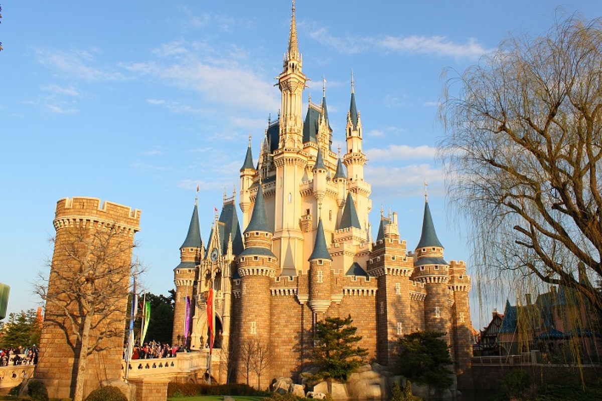 夕方のディズニーランド キャステル Castel ディズニー情報