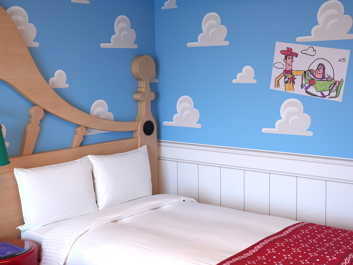 トイ ストーリーホテルはベッドと壁も写真映え キャステル Castel ディズニー情報