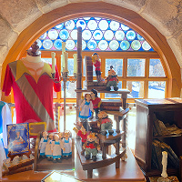 【2026年最新】美女と野獣グッズ全種まとめ!ロマンチックなベル&野獣・ガストンモチーフのお土産!