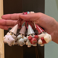 【2025年12月最新】ディズニーガチャガチャ全種類の販売場所を地図付き解説!レアなキーチェーンやエコバッグをゲットしよう