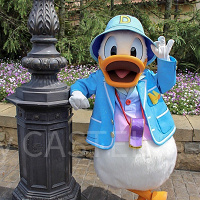 【11月最新】ディズニーの実際の開園時間はランド8時30分、シー8時15分！開園待ちは何時から並ぶのが良い？