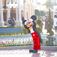 【ディズニーランド】メインストリート・ハウス前のグリーティング!参加方法や登場キャラクターまとめ