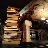 映画『ハリーポッター』の組み分け帽子を徹底解説!誕生秘話や役割、USJで見られるスポット、USJのグッズ