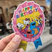 【USJ】ユニバの無料でもらえるシール情報！限定シールや配布場所、シールのもらい方は！？