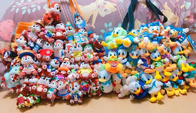 ぬいぐるみバッジがたくさんついたバッグ「オタバ」