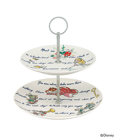 アリスの世界観を表現したケーキスタンド