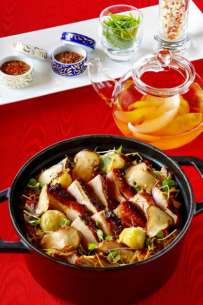 阿波尾鶏幽庵焼きと松茸のココットご飯 もろみ味噌ディップと淡路島たまねぎのスープ