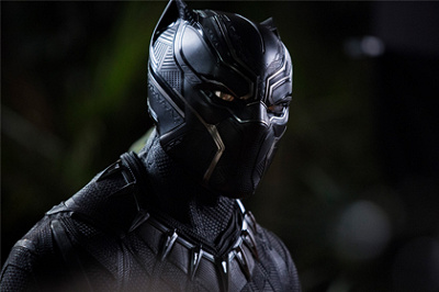 クロウを追うブラックパンサー