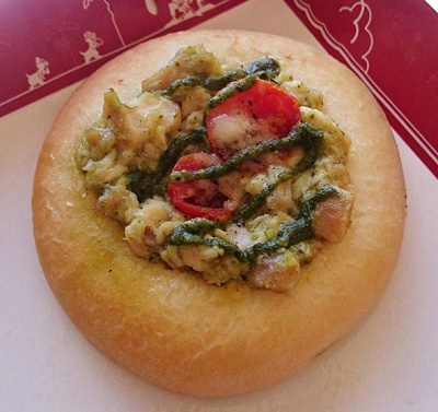 チキン&マヨネーズフォカッチャ(ジェノヴェーゼ風)