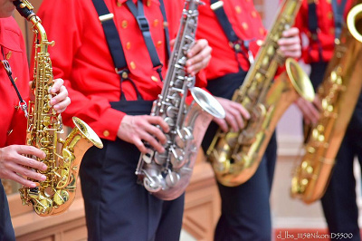 勇敢な消防士たちの演奏をお見逃しなく!