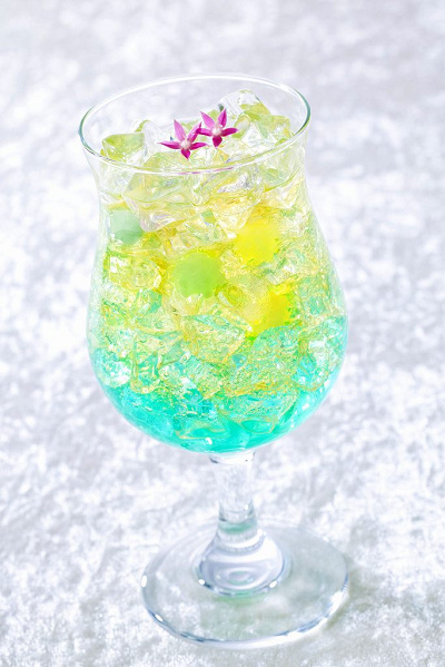 「ダッフィー＆フレンズ20周年：カラフルハピネス」スペシャルドリンク