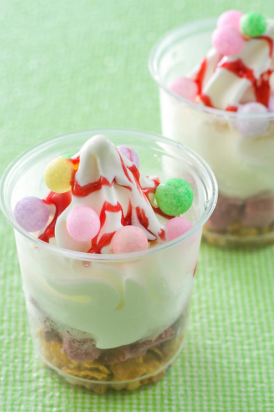 イースターパステルサンデー(ミルクソフトクリーム&グラノーラ)