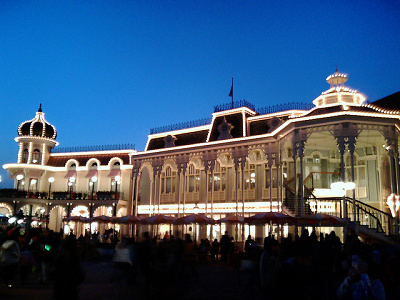 朝から夜まで、ディズニーを満喫することも!