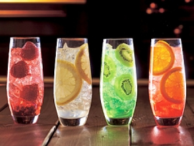 「フィネガンズ・バー&グリル」 フルーツ・ハイボール