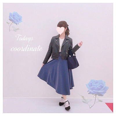 フレアスカート×革ジャンのバウンドコーデ