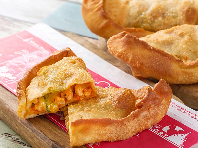 フライドピザ（チキン＆モッツァレッラ）