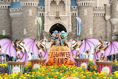 仮装を楽しむゲスト