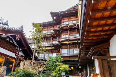 歴史の宿 金具屋