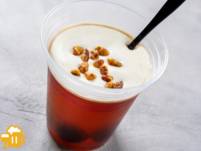 ホットティーカクテル（チェリーブランデー＆アーモンド、ホイップ）