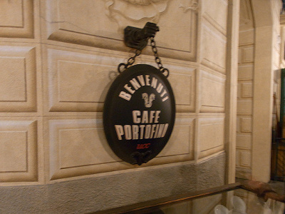 カフェ・ポルトフィール前はイチオシ!