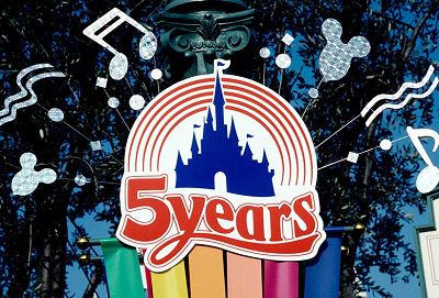 東京ディズニーリゾートの歴代周年グッズをご紹介！懐かしのあのアイテムまで、周年ごとの特徴まとめ