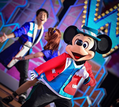 35周年のメロディにあわせて踊るミッキーにずきゅん!