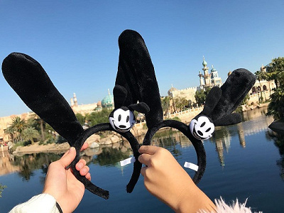 オズワルド】誕生日は？ディズニーで会える場所＆グッズを解説