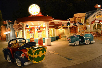 男性の方にもおすすめのフォトスポット！かわいい車をかっこよく乗りこなしてくださいね♡