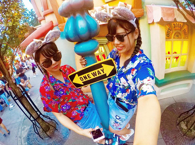 夏】ディズニーアロハシャツコーデ15選！夏におすすめの服装！パークで