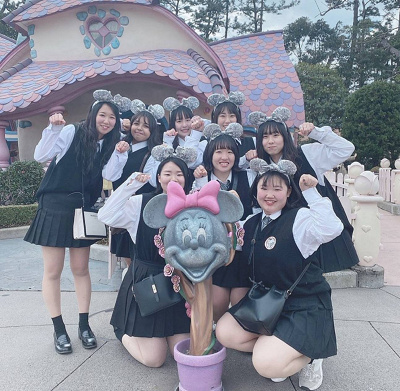 ディズニー 修学旅行 服