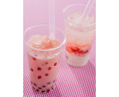 スパークリングタピオカドリンク (ストロベリーヨーグルト)