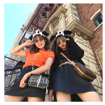 カッコいいスタイルとかわいいスヌーピーのカチューシャでキュートにキメています!