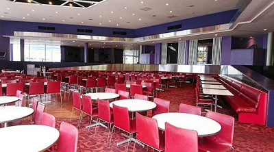 広々とした店内の様子