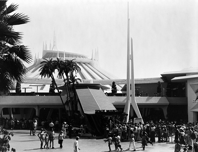 ウォルトは、ディズニーランドにジェットコースターを作りたくなかった