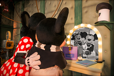 ミッキーマウスの誕生日はいつ？