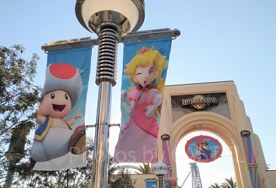 ユニバのピノキオとピーチ姫のフラッグ